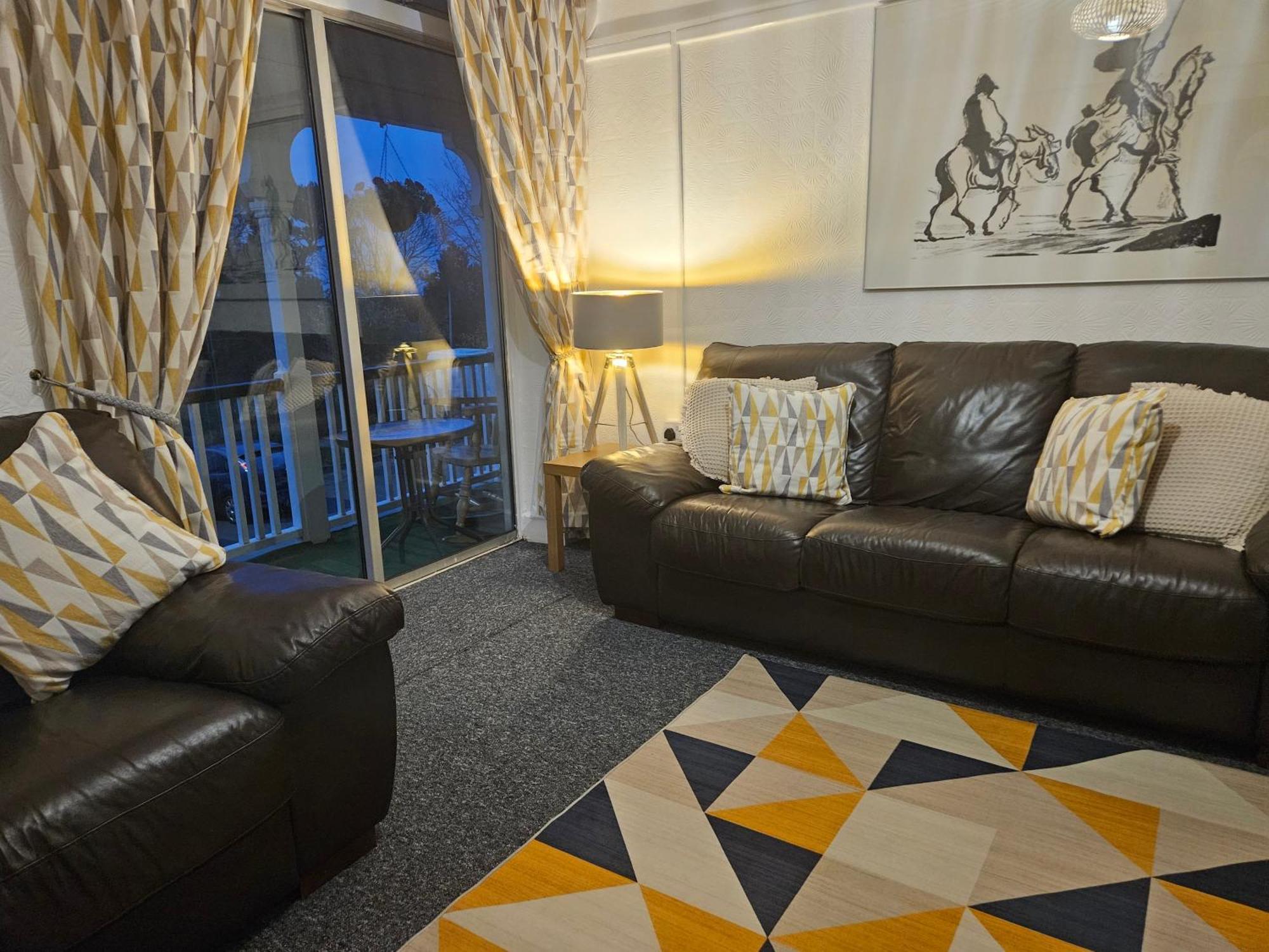Beach Court Holiday Apartments สเกคเนส ภายนอก รูปภาพ